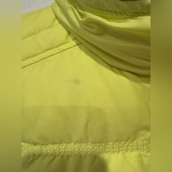 Lululemon Athletica - Reversible Bright Yellow Puffer Vest with Hood Size 6‎ - Picture 2 of 10
